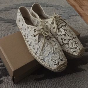 New in the box Soludos Sz10