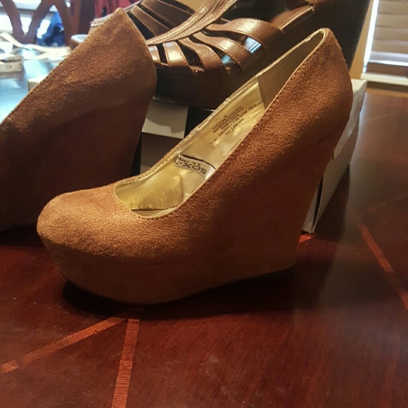 2 for $5  Brown Wedges - Picture 2 of 4