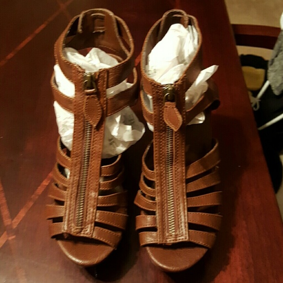 2 for $5  Brown Wedges - Picture 3 of 4