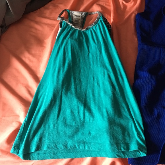 VS Pink tank with built in sports bra