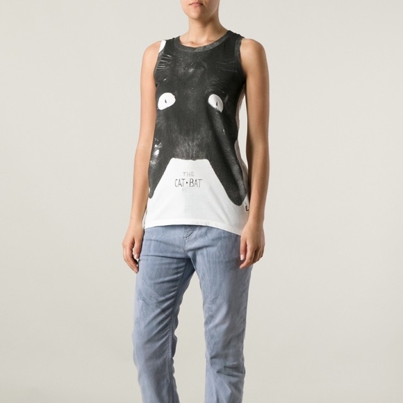 Les Benjamins Tops - LES BENJAMINS || White Tank Top Bat Cat Print