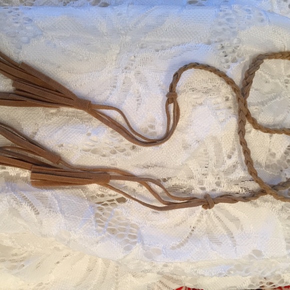 DUSTER - Picture 3 of 3