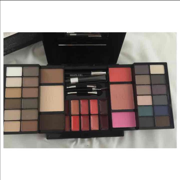 Makeup kit - Picture 2 of 2