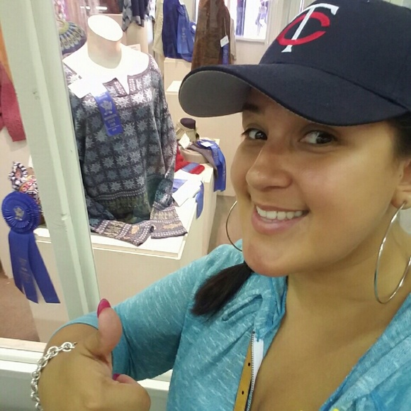 Meet your Posher, Drea - Picture 3 of 4