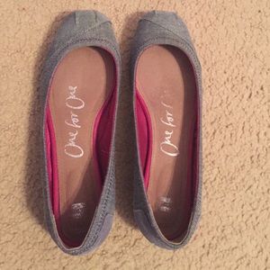 TOMS flat shoe