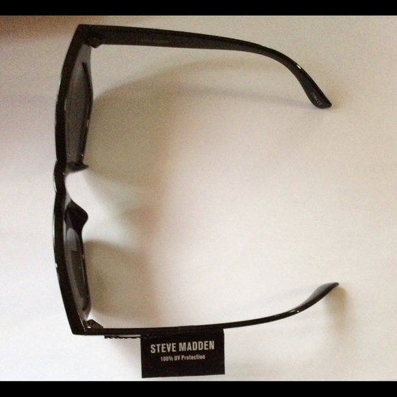Steve Madden Sunglasses 100% UV Protection - Picture 3 of 3