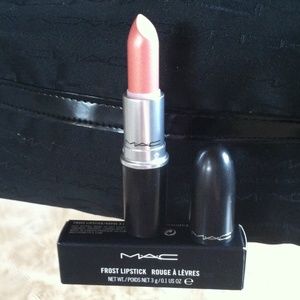 MAC FROST LIPSTICK "SANDY B"