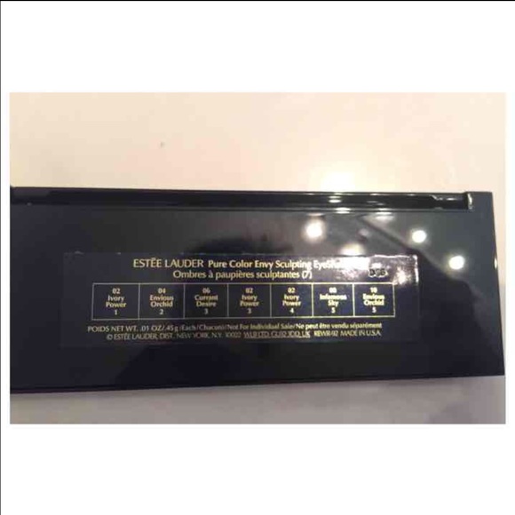 Estée Lauder eyeshade palette - Picture 3 of 3