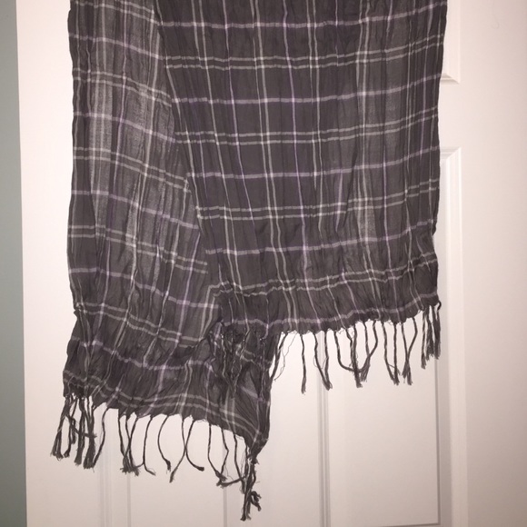 Gray and purple scarf