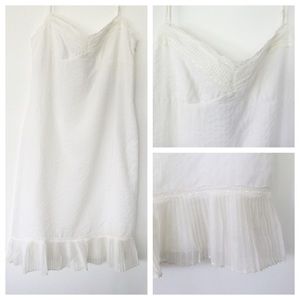adorable white summer dress, 10, NWT, BCBG. adorable white summer dress, 10, NWT, BCBG.