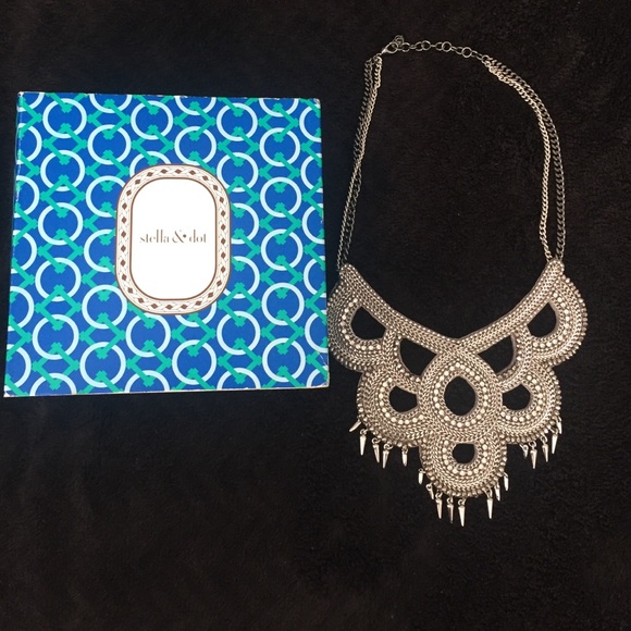 Stella and Dot Statement Necklace - Picture 1 of 1