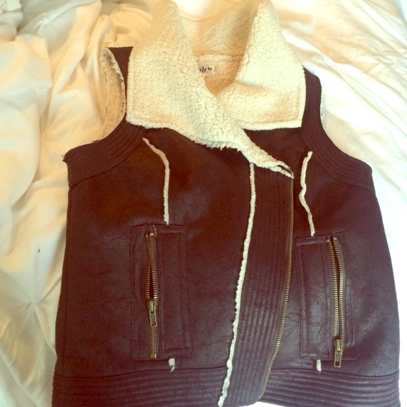 Vest - Picture 1 of 3