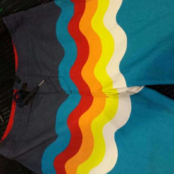 4 BUNDLE   SWIMWEAR  FOR BOYS - Picture 3 of 4