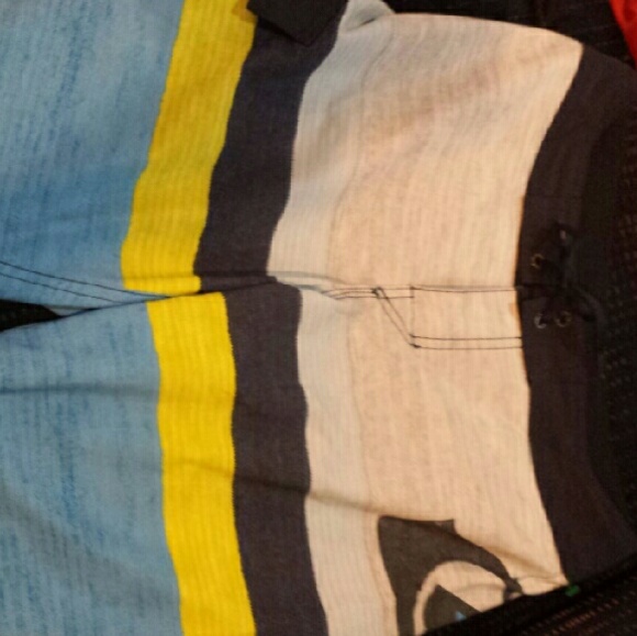 4 BUNDLE   SWIMWEAR  FOR BOYS - Picture 4 of 4