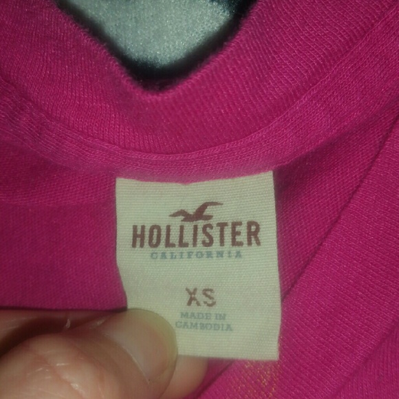 A cute pink tshirt - Picture 2 of 2