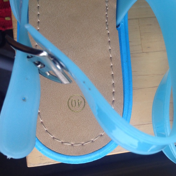 Soft comfy Water Resistant Blue Beach Sandals - Picture 2 of 4