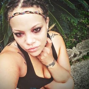 Meet your Posher, Ella