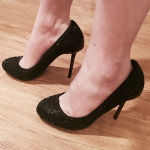 BCBGMAXAZRIA 6.5 Black Satin Prish Pumps with Box