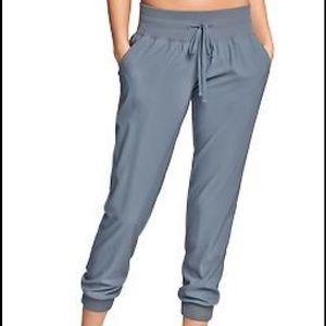 Old Navy Active Cropped Track Pants - Storm Front