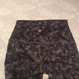 Lulu lemon wunder under pant camo 4