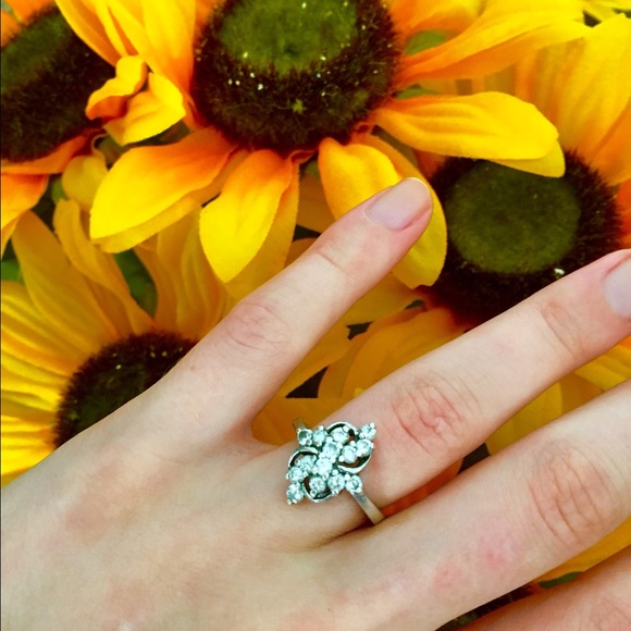 Cocktail Ring 🚫SOLD🚫 - Picture 3 of 4