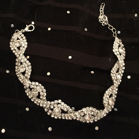 Elegant Austrian Crystal Infinity Bracelet 👗👡 - Picture 3 of 3