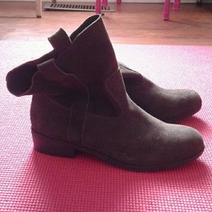 Ankle boots