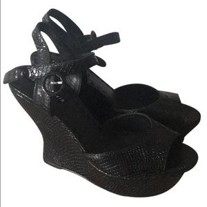 Alice + Oliva Jana Wedge - Brand new/never worn