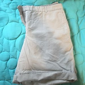 Size 12 GAP Boyfriend Role Up shorts!