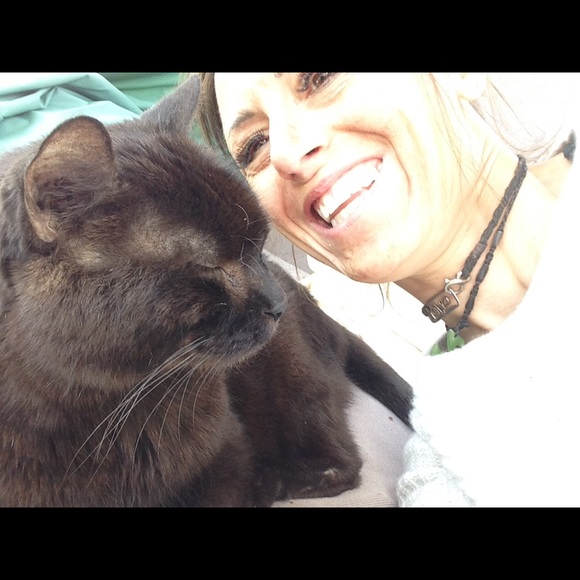 Meet your Posher, Stacy - Picture 4 of 4