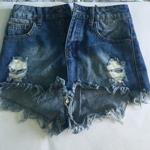 Boohoo denim ripped shorts size 3.