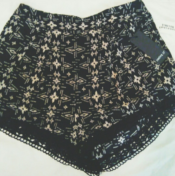 NWT Forever 21 Southwestern Print Shorts - Picture 2 of 3