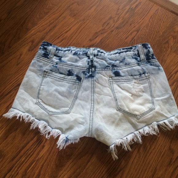 Denim an white shorts - Picture 2 of 4