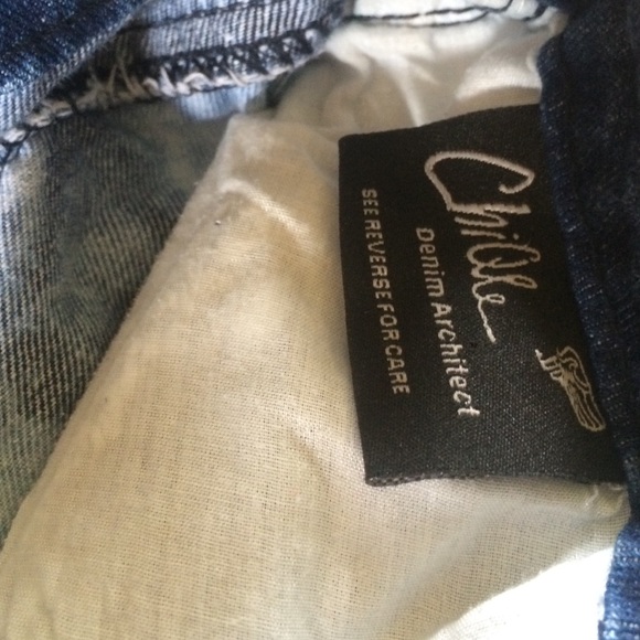 Denim an white shorts - Picture 4 of 4