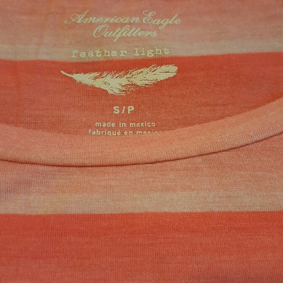 American Eagle Slightly Crop Top - Picture 2 of 3