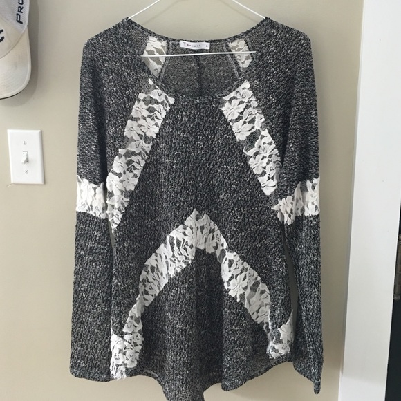 Boutique top with lace - Picture 1 of 1