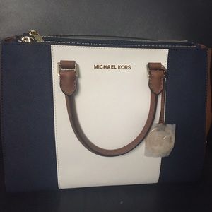 Michael Kors Sutton satchels (Large)