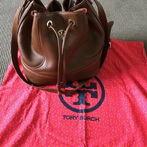 Tory Burch Daria Drawstring bucket bag