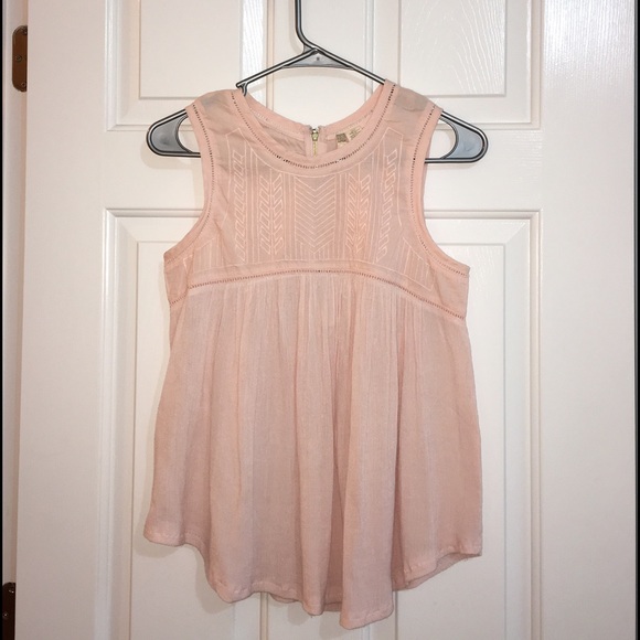 Pretty blush/ light pink tank‼️ MAKE AN OFFER‼️💕