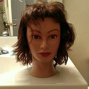 Manikin head for cosmetology
