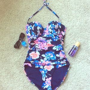 One piece bathing suite