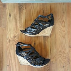 Kenneth Cole Reaction wedge