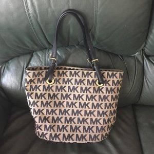 Michael kors hand bag