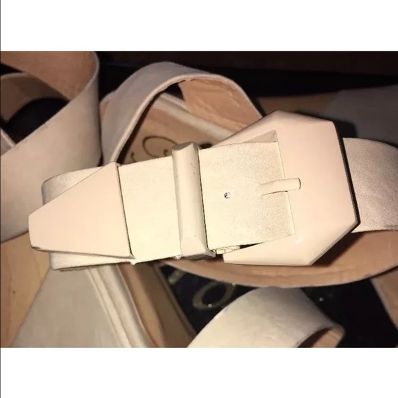 Posh wrap around ankle wedge Sandals cream - Picture 3 of 3