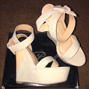 Posh wrap around ankle wedge Sandals cream