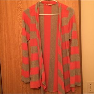 Tunic style long sleeved top