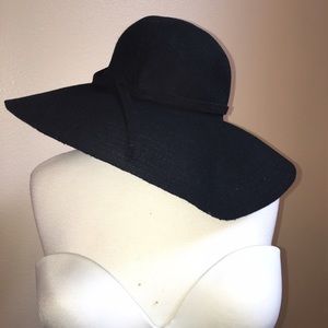 Black Floppy Wide Brim Felt Derby Hat