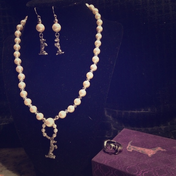 Dachshunds and pearls complete set