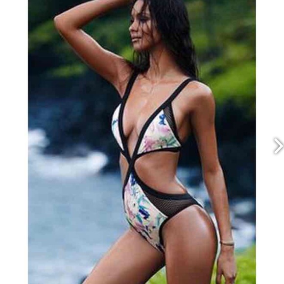 Gorgeous one piece swimwear