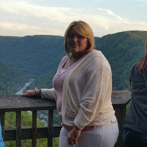 Meet your Posher, Cynthia